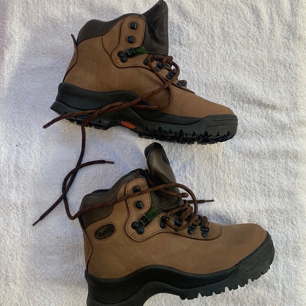 Vasque. Women’s hiking boots. Like new. Size 8